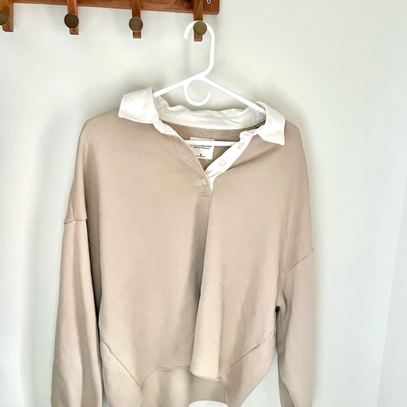 Abercrombie & Fitch Beige Crew Sweatshirt with White Collar - Picture 2 of 5